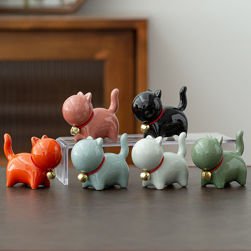 Cute Ceramic Cat Figurine with Miniature Animal Miniature Landscape, Indoor Desktop Decoration