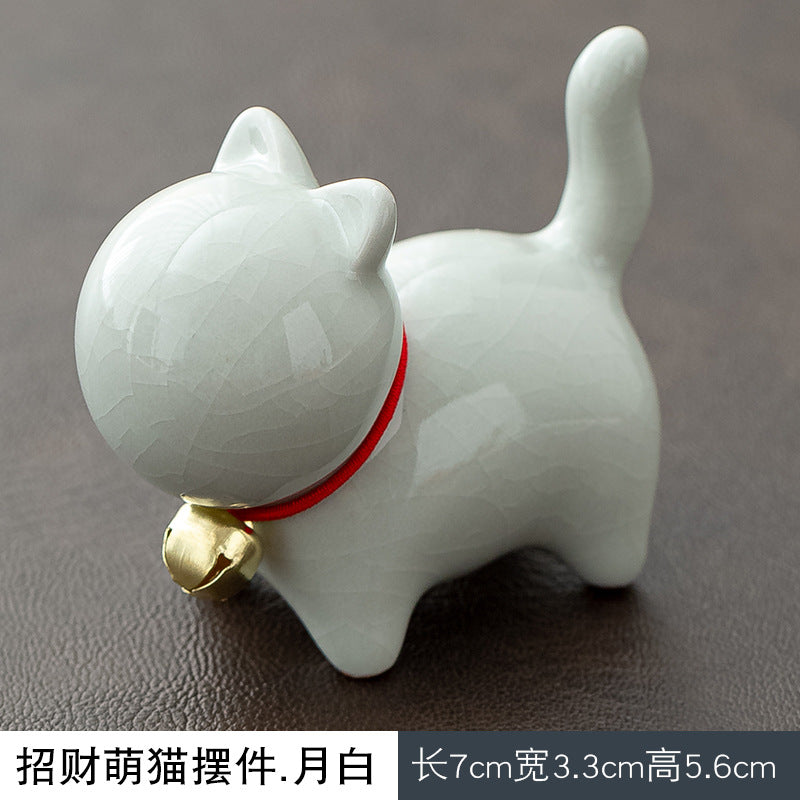 Cute Ceramic Cat Figurine with Miniature Animal Miniature Landscape, Indoor Desktop Decoration